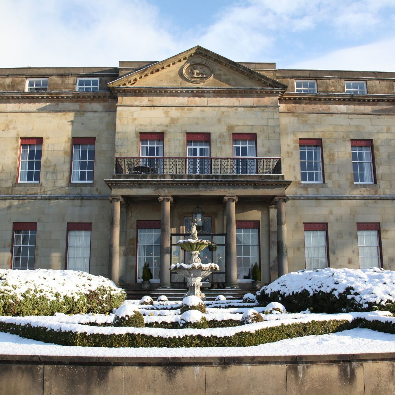 Hotel-Front-Snow